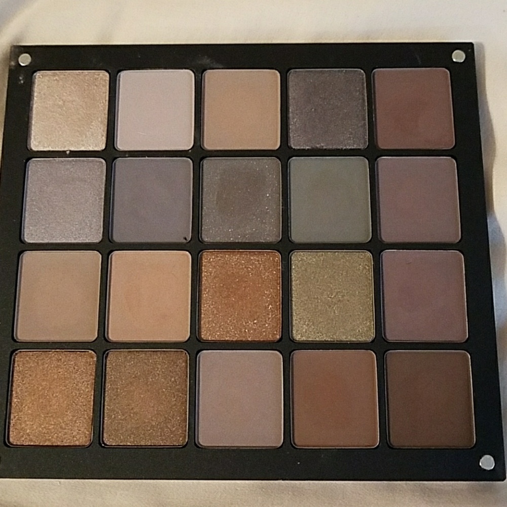 Ingot eyeshadow palette